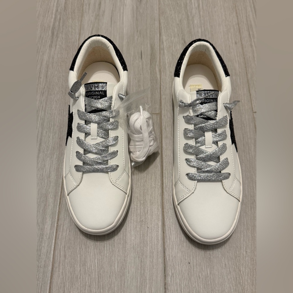 Vintage Havana White and Black Sneakers - Picture 2 of 5